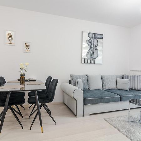 Paris Luxury Top Centre 2Bdr Apt W Work Desk And Wifi Near Nevsky Cathedral Sofía Exterior foto